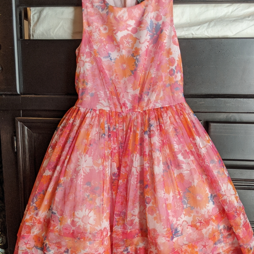 Dress - Picture 2 of 2